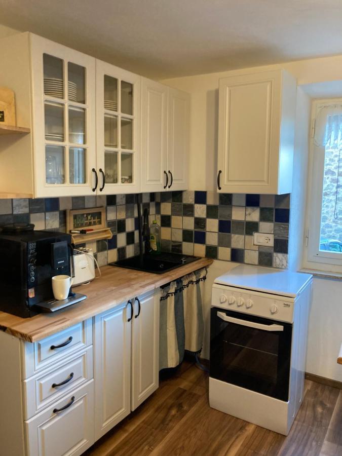 Andrea'S Nido Apartment Кастел дел Пиано Екстериор снимка