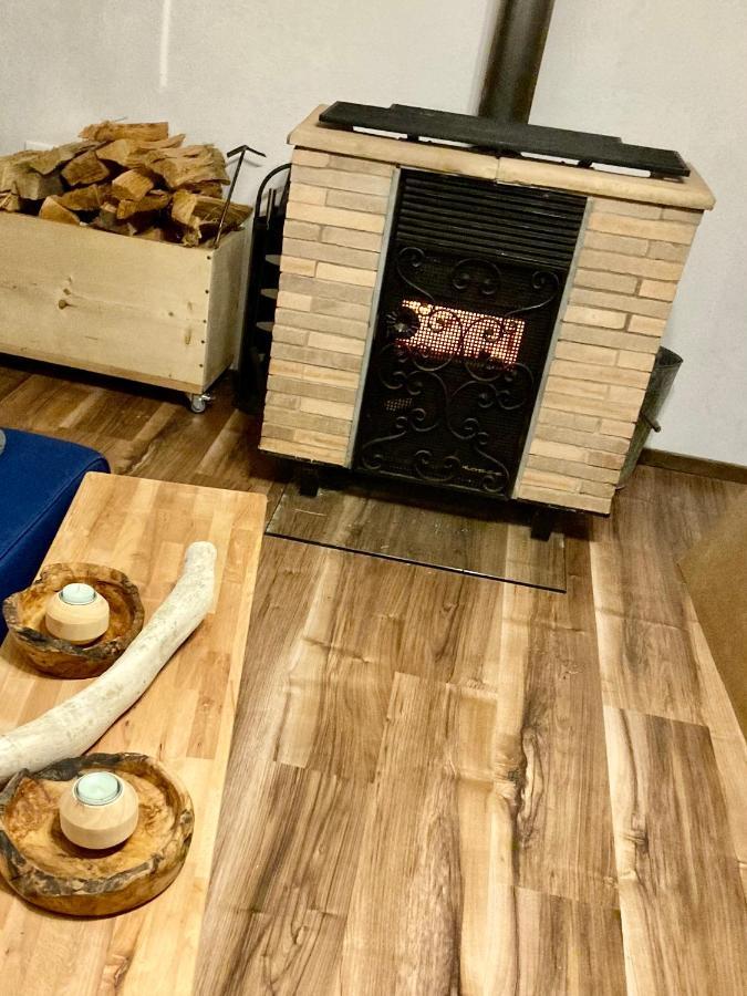Andrea'S Nido Apartment Кастел дел Пиано Екстериор снимка