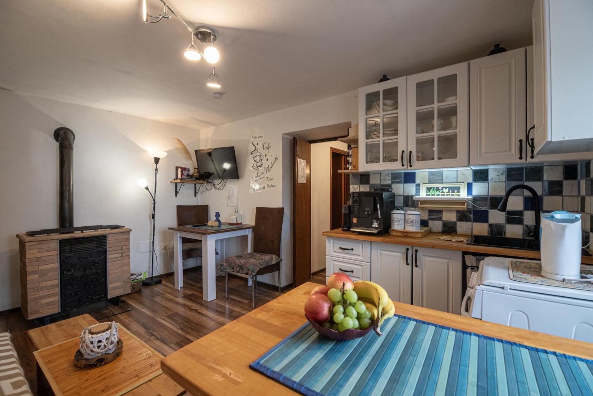 Andrea'S Nido Apartment Кастел дел Пиано Екстериор снимка